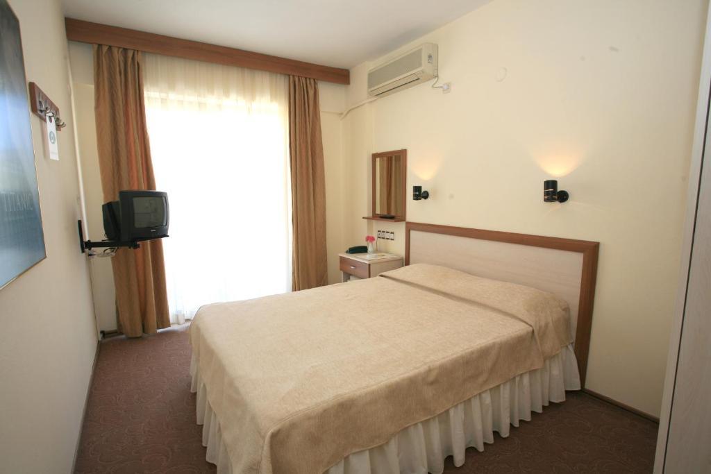 Saturn Hotel Kusadasi Habitación foto