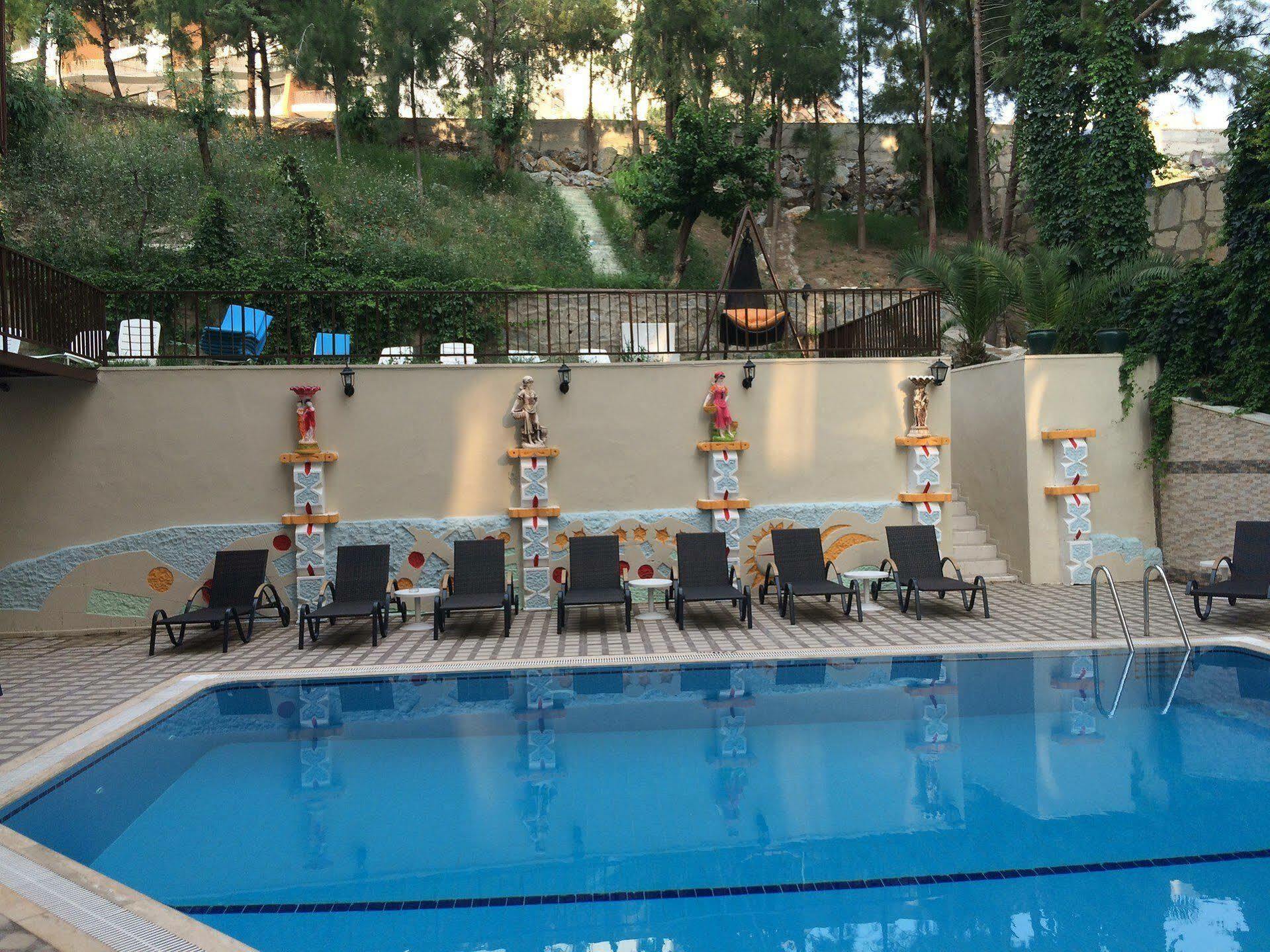 Saturn Hotel Kusadasi Exterior foto